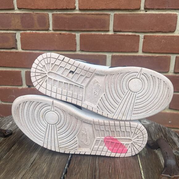 Air Jordan 1 Retro High OG Atmosphere Bubble Gum Womens 10.5 M 9 Nike Sneakers - Picture 11 of 12